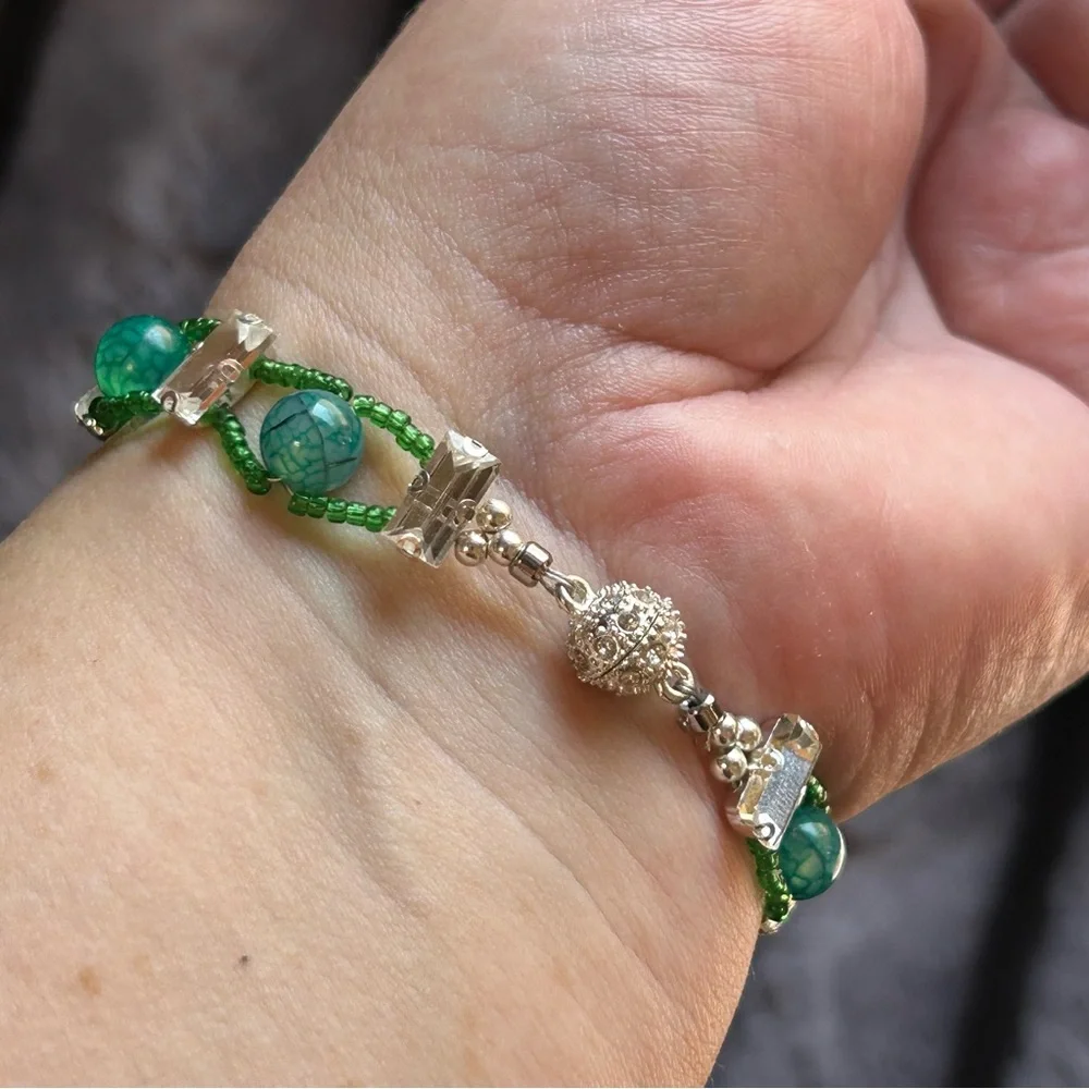 Handcrafted 8mm dragon vein agate lattice seed bead faceted glass bar bracelet